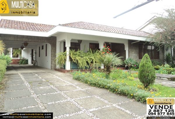 Venta de hermosa casa grande con espacios verdes sector Avenida 10 de Agosto Cuenca Ecuador