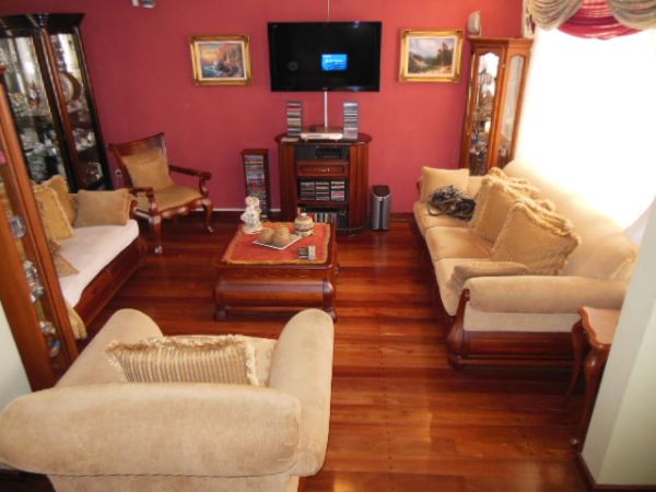 Bonita Casa, Excelente Ubicación