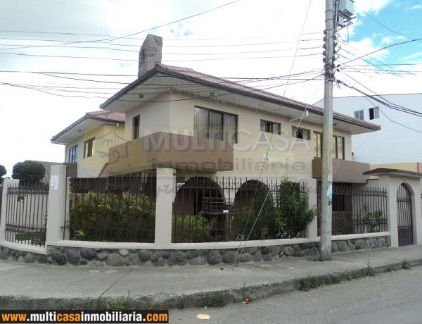 Venta de hermosa casa esquinera a crédito sector Ciudadela Católica Cuenca - Ecuador