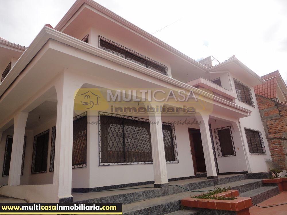 Venta de Casa Amplia a crédito por el sector Cdla. Simón Bolívar Cuenca - Ecuador