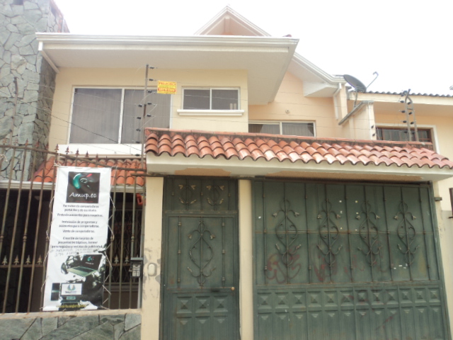 Venta de Hermosa Casa Amplia a crédito sector Misicata Cuenca - Ecuador