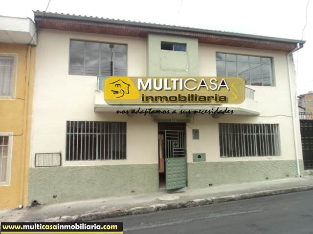 Venta de Hermosa Casa Rentera de nueve dormitorios a crédito sector Cdla Ãlvarez Cuenca-Ecuador