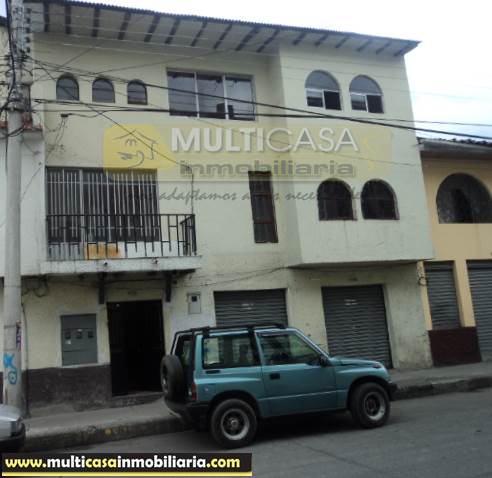 Casa Comercial en Venta dos locales comerciales Sector Centro de la Ciudad Cuenca-Ecuador