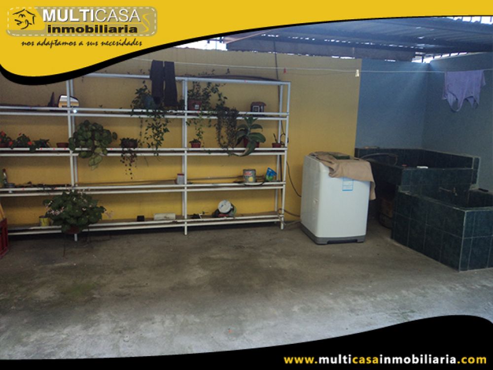 Casa con Local Comercial en Venta a Crédito  Sector 1ro de Mayo Cuenca-Ecuador