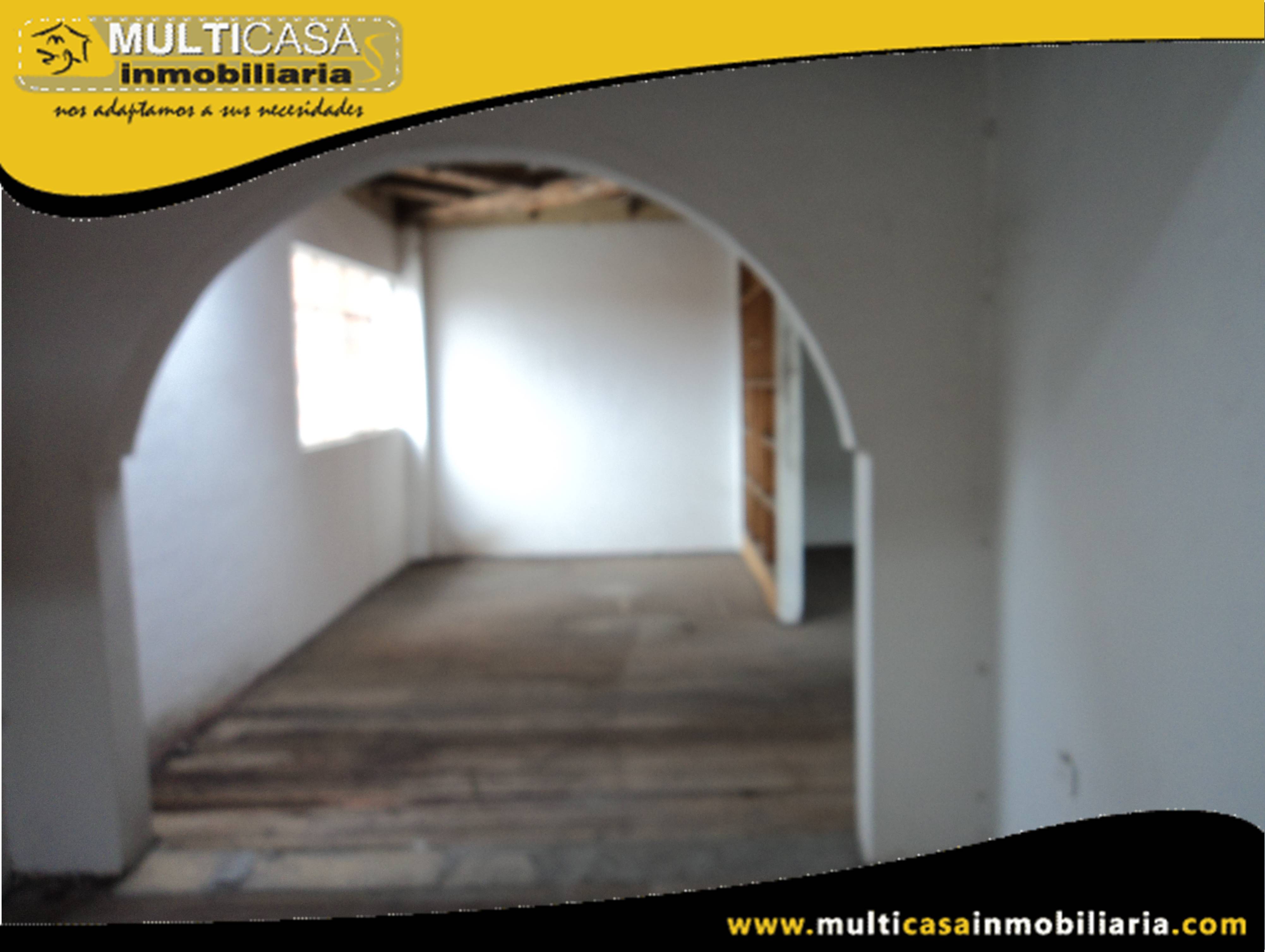 Casa Comercial en Venta a Crédito Sector Chola Cuencana Cuenca-Ecuador