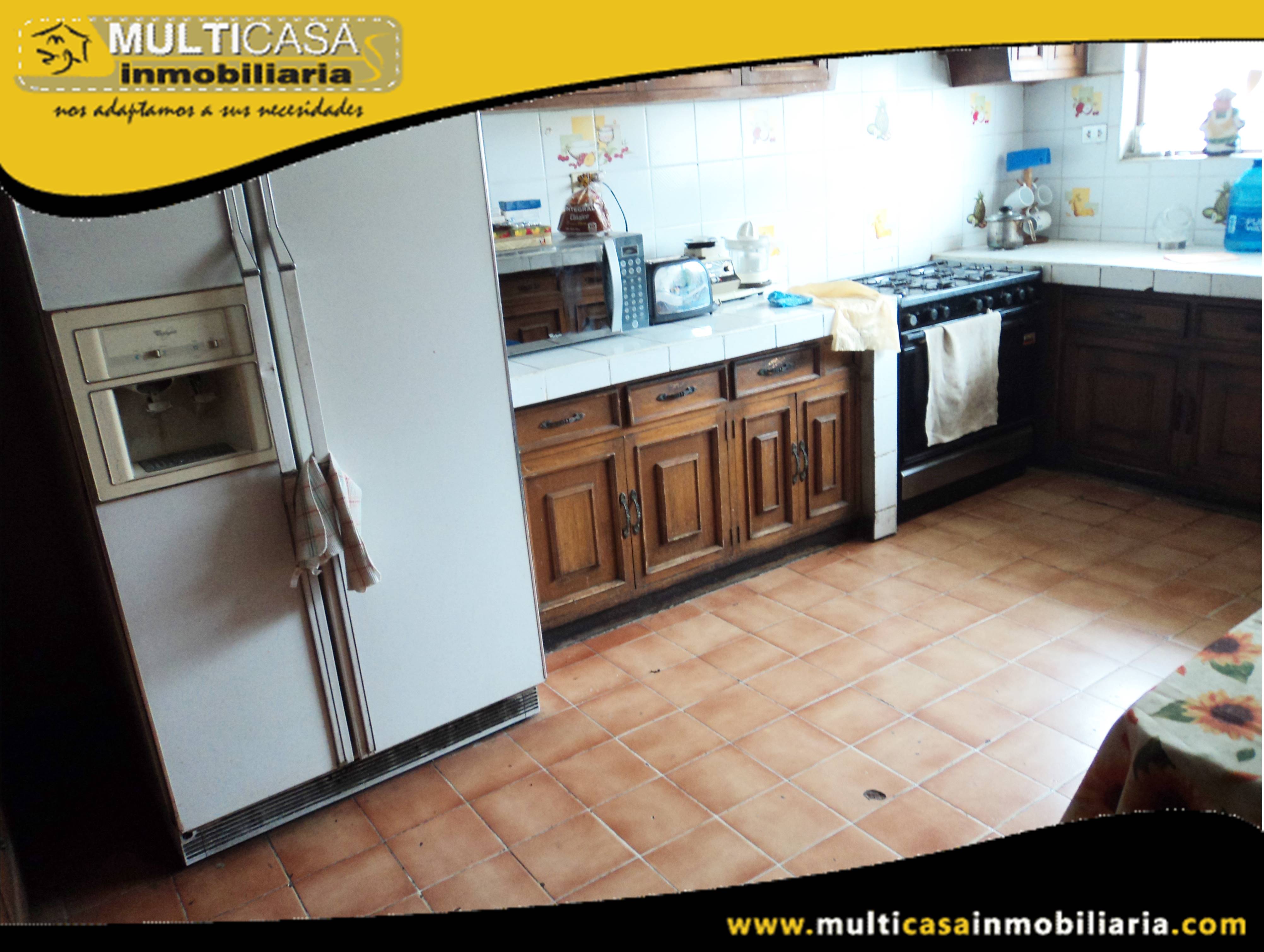 Casa con Local comercial en Venta a Crédito Sector Banco Central Cuenca-Ecuador