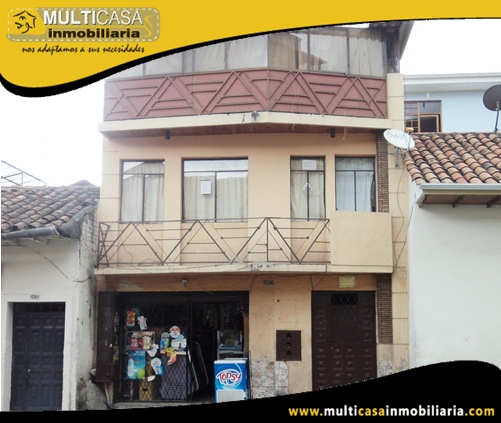Casa en Venta con Local Comercial a Crédito Sector Centro de la Ciudad Cuenca-Ecuador