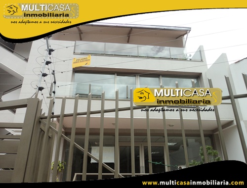 Casa con Local Comercial y Tres departamentos en Venta Sector Av.12 de Abril Cuenca-Ecuador