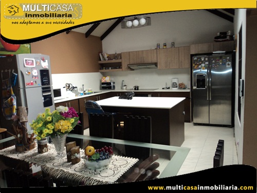 Casa Comercial con Oficinas a Crédito Sector Don Bosco Cuenca-Ecuador