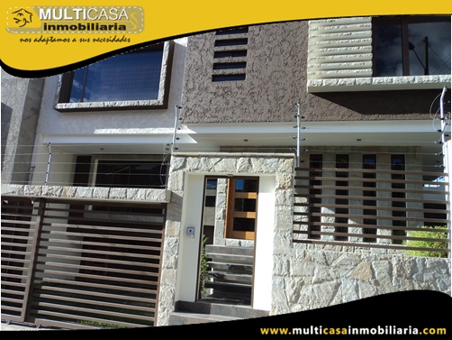 Casa en Venta a Crédito con Dos Departamentos Sector Empresa Eléctrica Cuenca-Ecuador