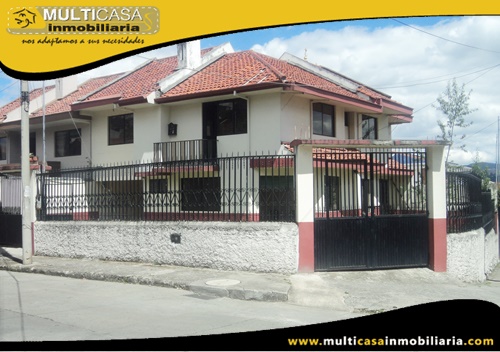 Casa en Venta a Crédito con Local Comercial Sector Centro de la Ciudad Cuenca-Ecuador