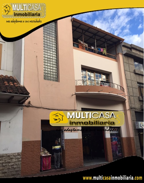 Casa en Venta a Crédito con Tres Departamentos y Local Comercial Sector Centro de la Ciudad Cuenca-Ecuador