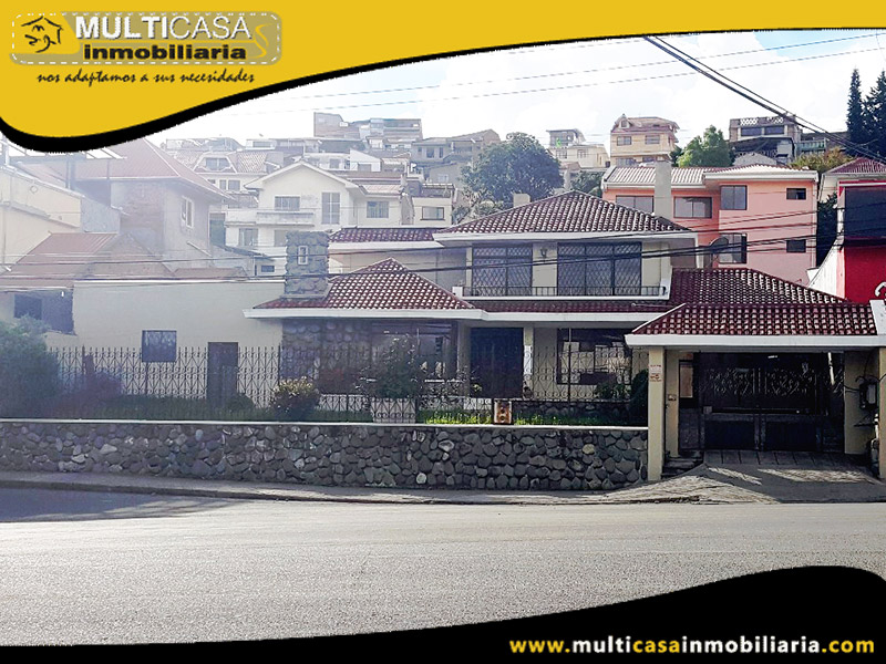 Casa Comercial en Venta a Crédito con Ocho Suits Sector Av. de las Américas Cuenca-Ecuador