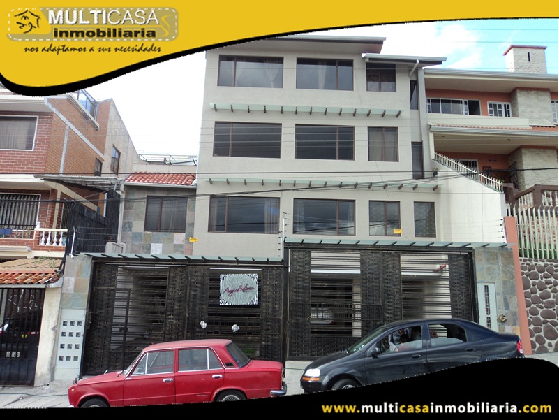 Edificio de diez departamentos en Venta a Crédito con Local Comercial Sector Monay Shopping Cuenca-Ecuador