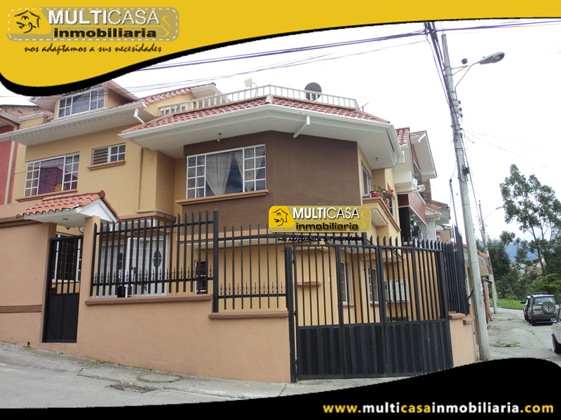 Casa de Dos Departamentos en Venta a Crédito Sector Cdla Católica
