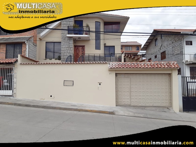 Casa Comercial de dos Departamentos y Amplio Espacio Verde a Crédito  Sector Uncovia Cuenca -Ecuador