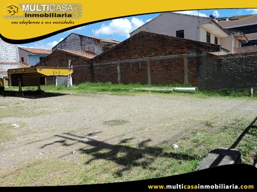 Terreno Comercial con Casa de dos departamentos en Venta a Crédito Sector Totoracocha Cuenca-Ecuador