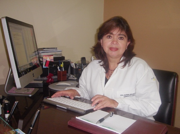 Dra.  Norma   Siguenza Campoverde 
 
Dermatóloga

